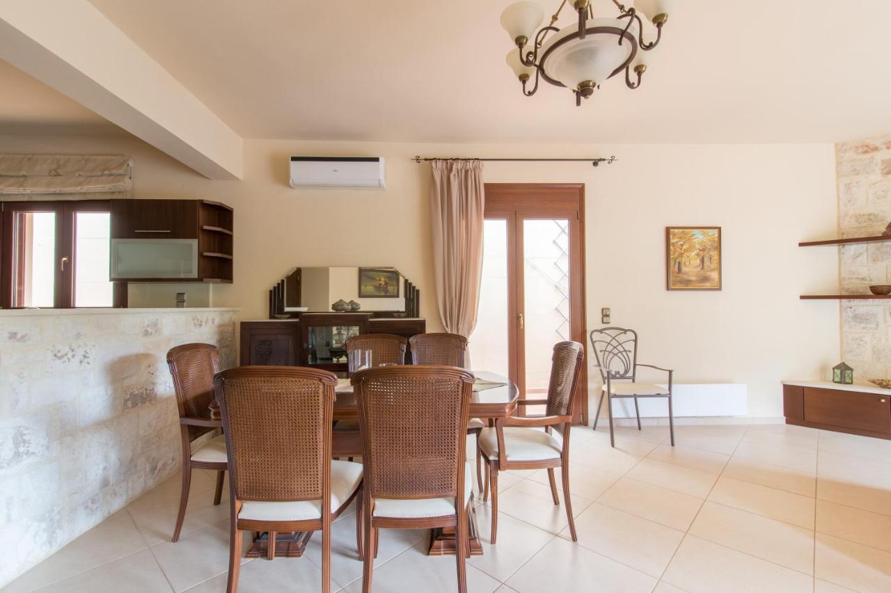 Heraklion Comfy House With Mountain View Exterior photo