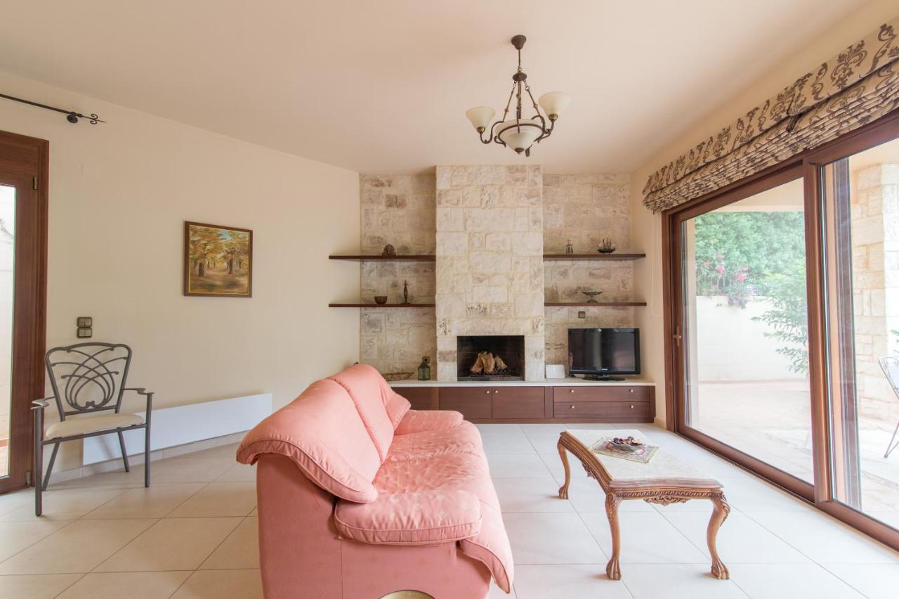 Heraklion Comfy House With Mountain View Exterior photo
