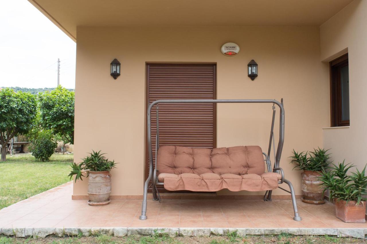 Heraklion Comfy House With Mountain View Exterior photo
